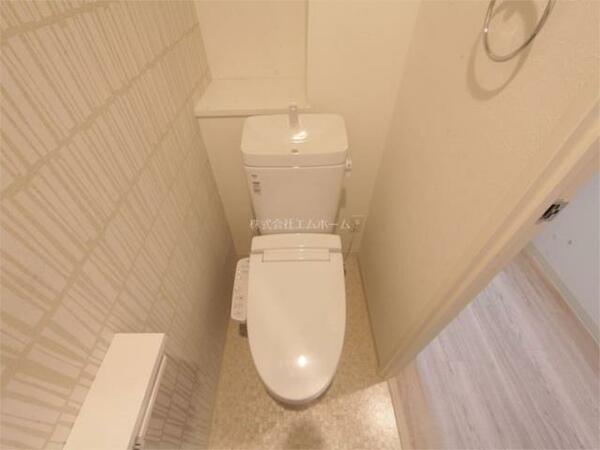 画像7:温水洗浄便座付トイレ