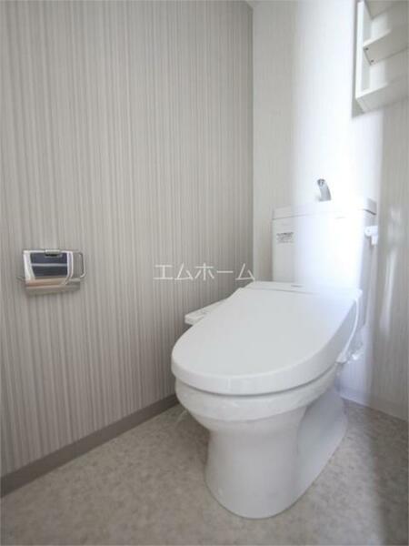 画像7:温水洗浄暖房便座付きトイレ