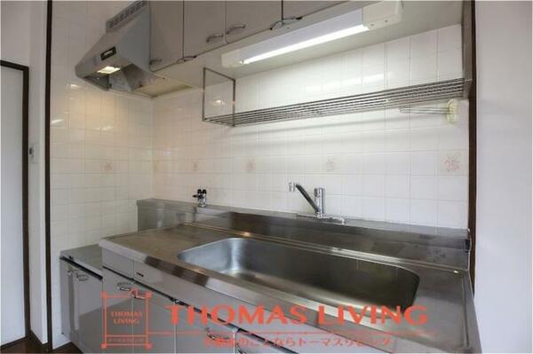 画像4:調理スペースが十分に確保できるキッチンです。