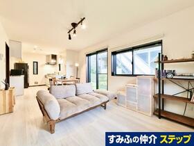 東京都三鷹市大沢１丁目