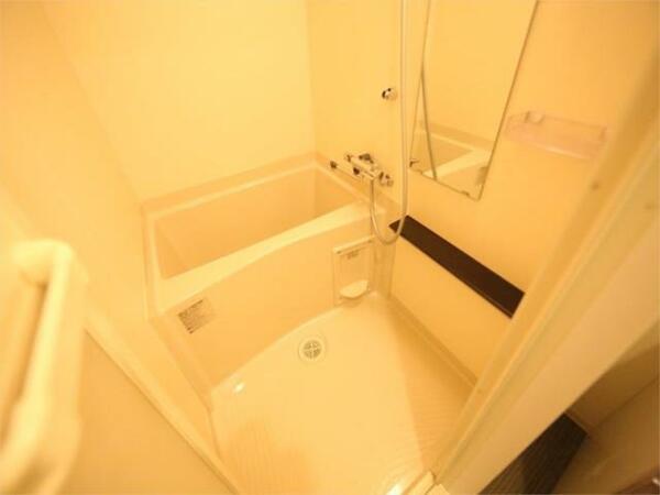 画像5:バスルーム　浴室暖房乾燥機付　同仕様写真