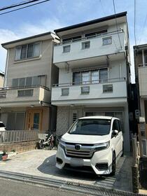 大阪府摂津市香露園