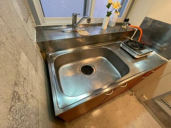 画像7:洗い場も広くて食器洗いなら十分な広さがありますね。
