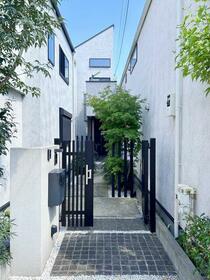 東京都新宿区中落合4丁目