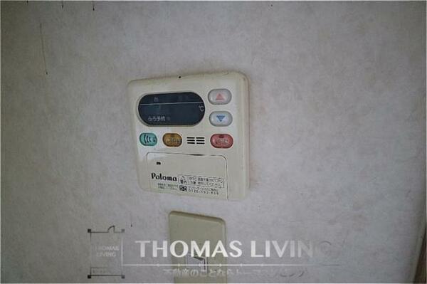 画像13:温度調整機能付き給湯器