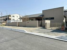埼玉県越谷市瓦曽根３丁目