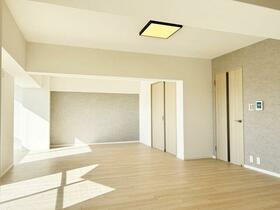 嵐山ロイアルハイツ　３号棟