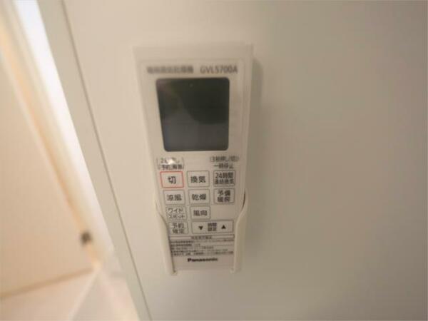 画像12:浴室暖房乾燥機付　２４時間換気機能バスルーム