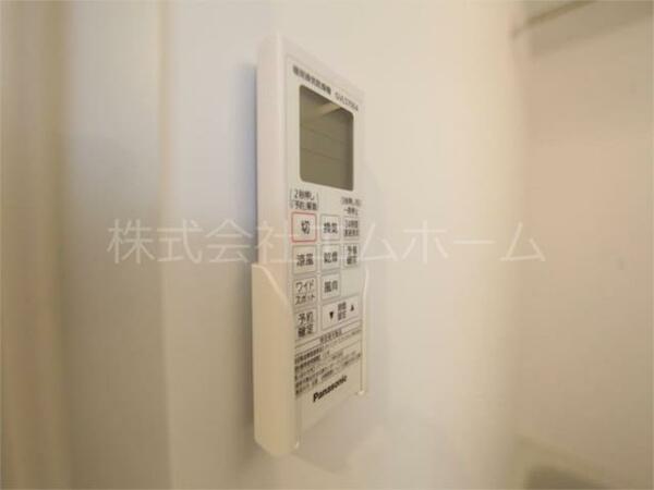画像13:浴室暖房乾燥機　２４時間換気機能付バスルーム　同型写真