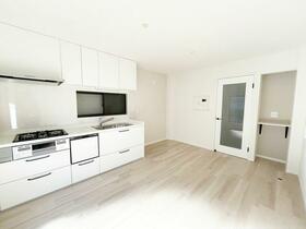 大阪府大阪市港区三先１丁目