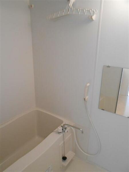 画像6:ゆったり浸かれるシャワー・ミラー付のお風呂です♪