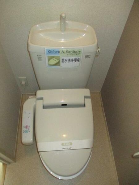 画像13:温水洗浄便座搭載のトイレです☆