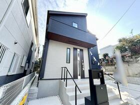 神奈川県横浜市金沢区六浦東３丁目