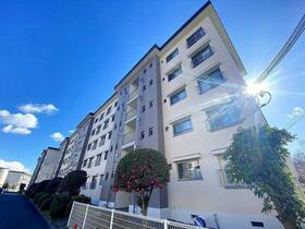 茨木郡山住宅 A−27棟