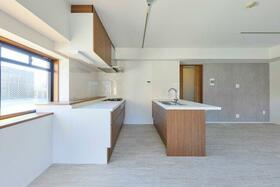 アヴァンセ岡本