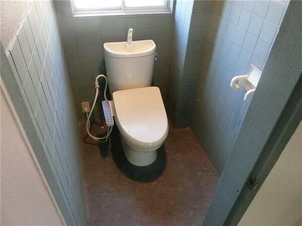 画像7:お手入れのしやすいウォシュレット付きの洋式トイレ♪