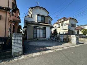 埼玉県上尾市小泉３丁目