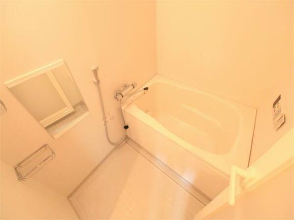 画像5:浴室暖房乾燥機　高温さし湯式追い焚きバスルーム