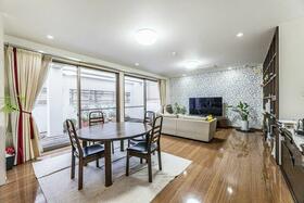 大阪府茨木市見付山１丁目