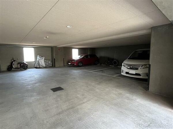 画像14:お車をきれいに保管できる屋内駐車場です♪