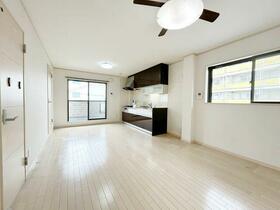 大阪府堺市堺区東湊町４丁