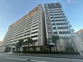 アンピール千早駅前通り