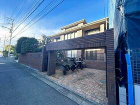 東京都世田谷区中町２丁目