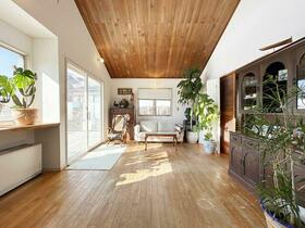 神奈川県横浜市金沢区六浦２丁目