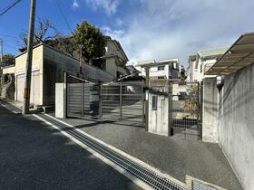 大阪府吹田市千里丘西