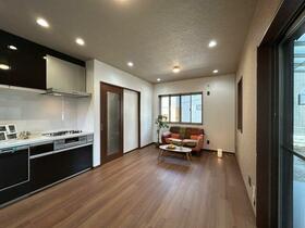 大阪府堺市西区浜寺船尾町西２丁