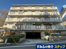 ネオハイツ学園前三番館