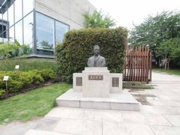 画像6:徒歩9分（700m)夏目漱石の「漱石山房記念館」があります。