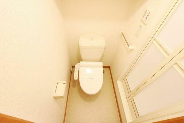 画像8:バストイレ別、温水洗浄便座付き