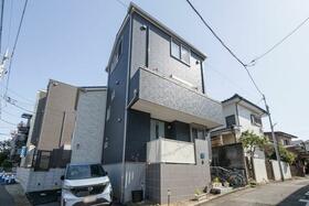 東京都三鷹市大沢２丁目