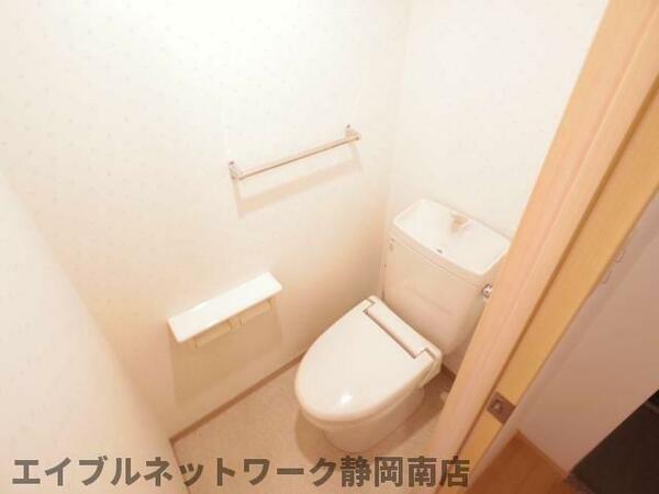 画像8:コンパクトで使いやすいトイレです