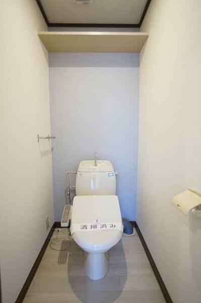 画像10:温水洗浄便座仕様のトイレになります