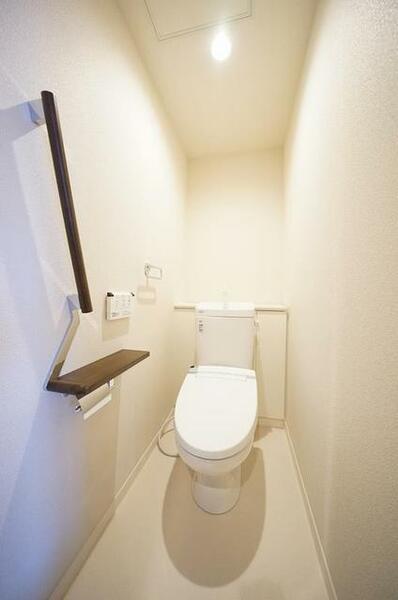 画像12:トイレは暖房洗浄便座仕様！