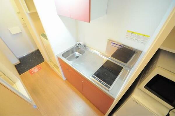 画像4:実際のキッチンは設備・仕様が異なる場合がございます