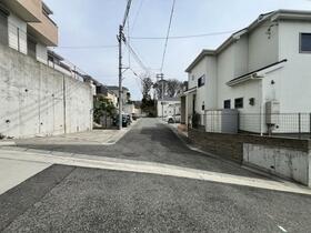 兵庫県神戸市灘区篠原伯母野山町３丁目