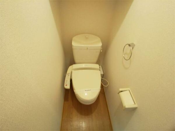 画像10:明るく清潔感のあるトイレ。温水洗浄便座　完備！！
