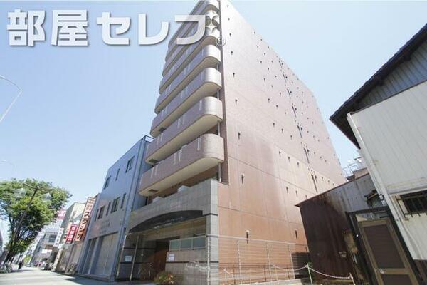 画像2:9階建てのマンション。