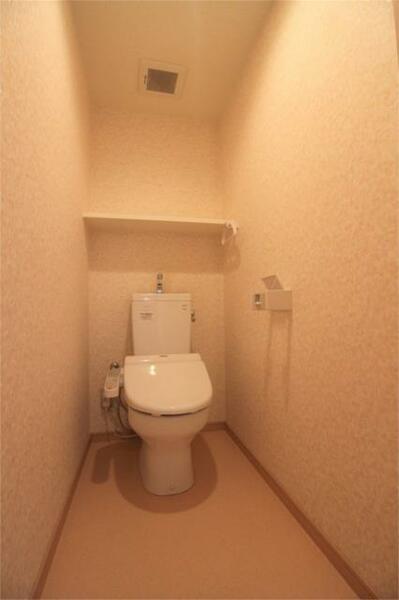 画像3:※別号室の写真です。とても清潔に保たれたトイレ。