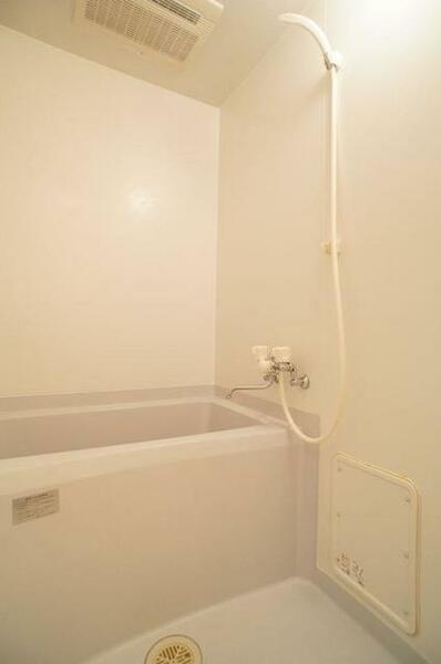 画像8:【浴室】浴室暖房乾燥機付のバスルーム