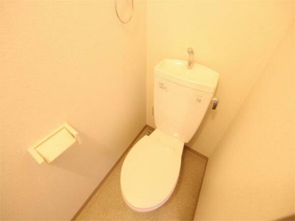 画像6:洋式トイレ　温水洗浄暖房便座設置可