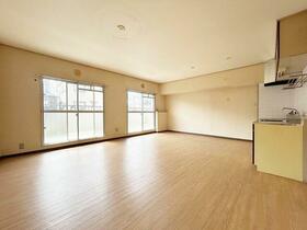 膳所ハイツ８号棟