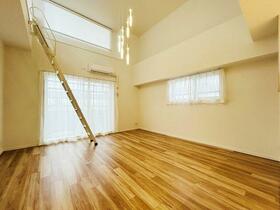 コスモ西日暮里ロイヤルフォルム