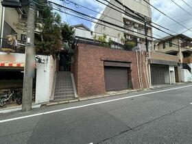 東京都中野区上高田１丁目