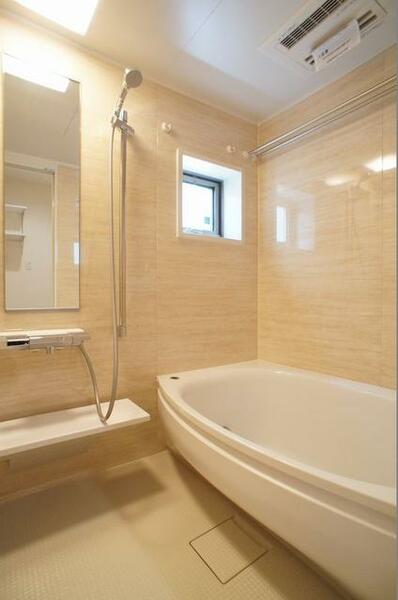 画像6:【浴室】１４１８サイズのバスルーム。ワイド浴槽・浴室乾燥機・追焚給湯機能もあります。