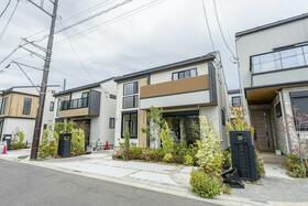 東京都三鷹市野崎３丁目