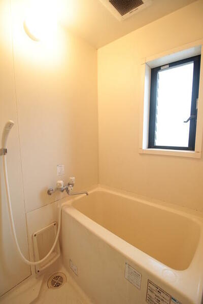 画像5:浴室♪小窓があります！